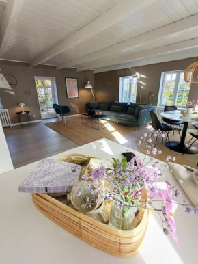Unique and Charming 2 Bedroom Apartment with Free Parking in Aalborg 